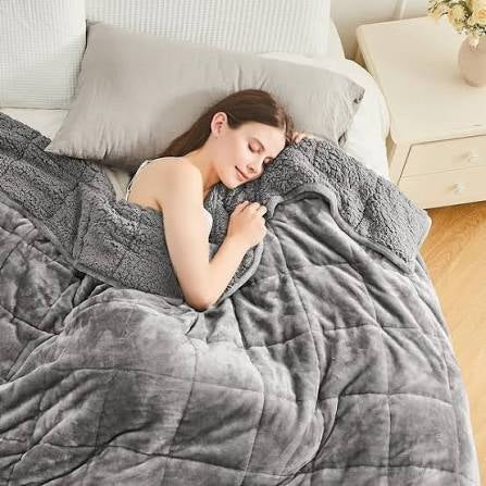 Lightweight weighted blanket for sleep and relaxation – product image 2